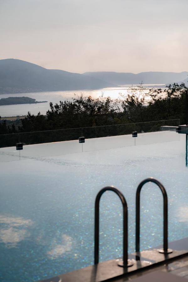 Bayview Hills Luxury Residences Tivat Exterior photo