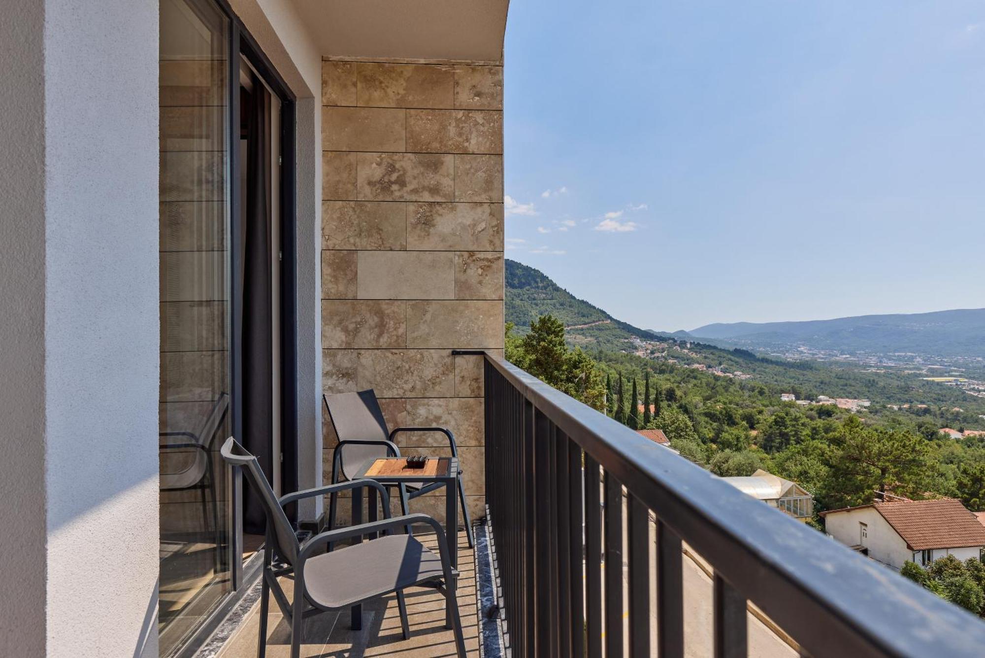 Bayview Hills Luxury Residences Tivat Exterior photo