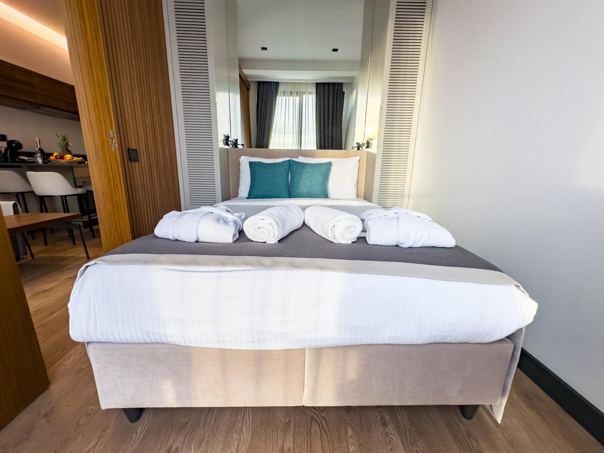 Bayview Hills Luxury Residences Tivat Exterior photo